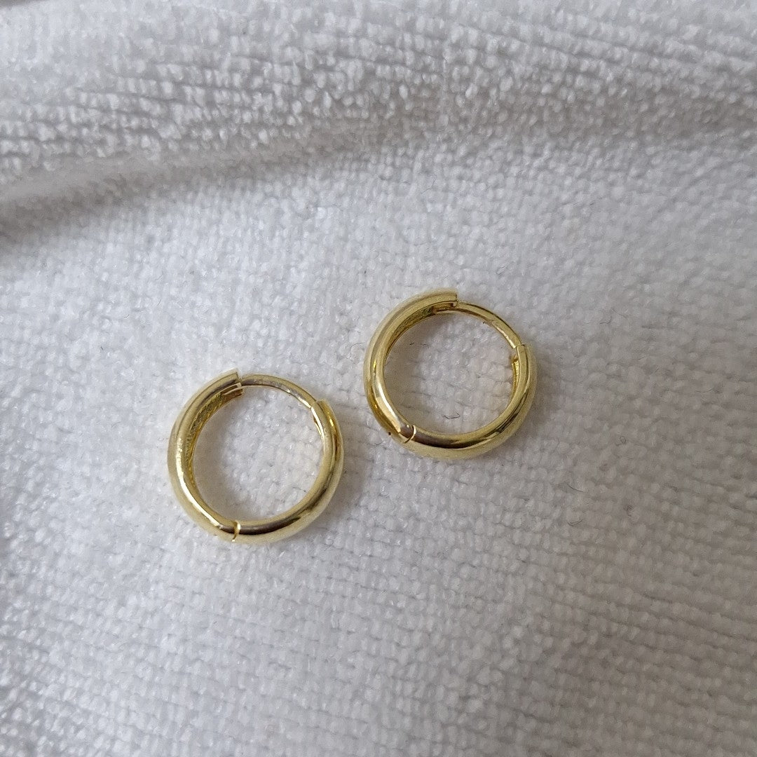 HUGGIES ORO 14K 2.1 (NUEVO)