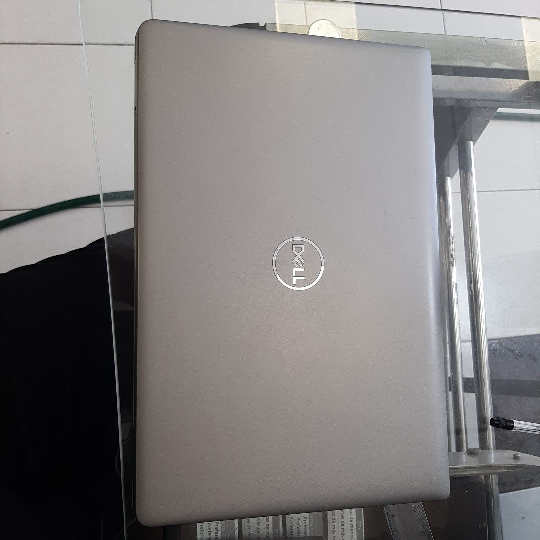 LAPTOP DELL LATITUDE 5540 (2023) 1 TB SSD 16 GB RAM (SEMINUEVO)