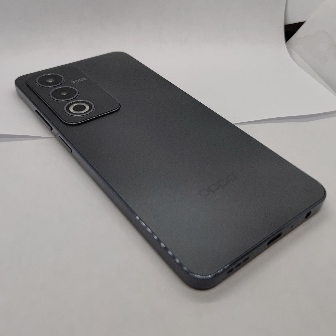 CELULAR OPPO  A80 5G CPH2639 (2024) 256 GB 8 GB RAM (SEMINUEVO)