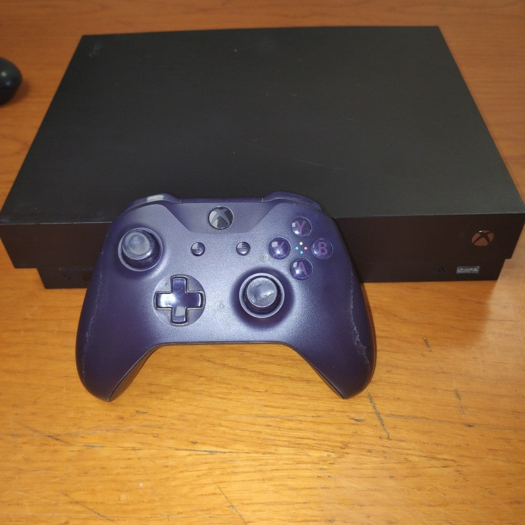 CONSOLA DE VIDEOJUEGO MICROSOFT XBOX ONE X 1 TB (SEMINUEVO)