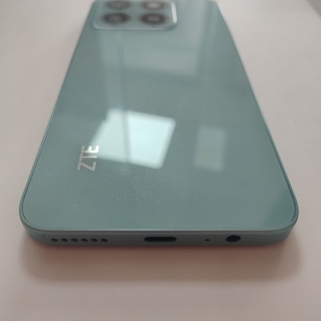 CELULAR ZTE BLADE A55 Z2450 (2024) 128 GB 4 GB RAM (SEMINUEVO)