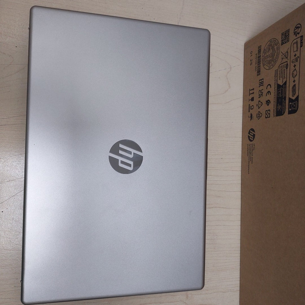 LAPTOP HP 15-FC0043LA (2024) 512 GB SSD 8 GB RAM (SEMINUEVO)
