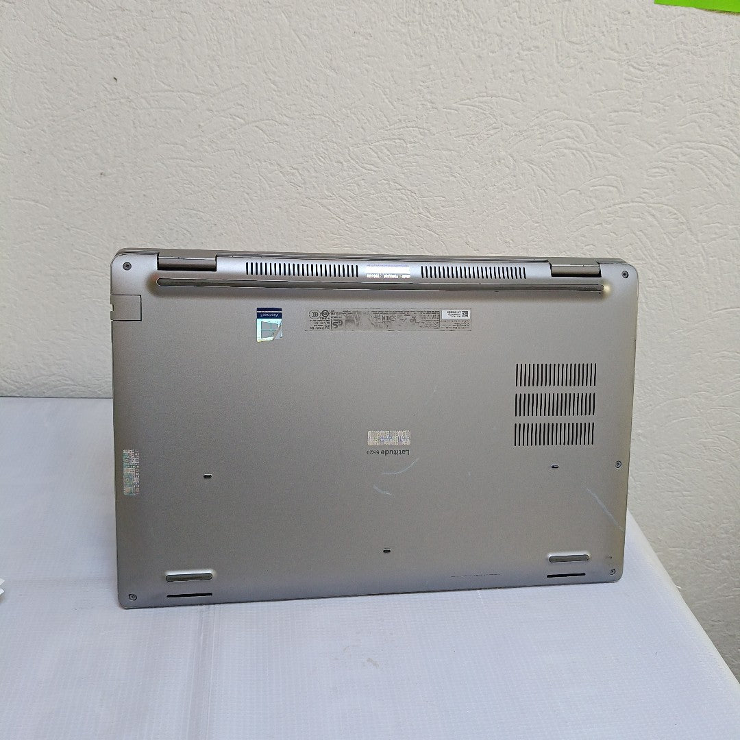 LAPTOP DELL G15 5520 (2022) 512 GB SSD 16 GB RAM (SEMINUEVO)