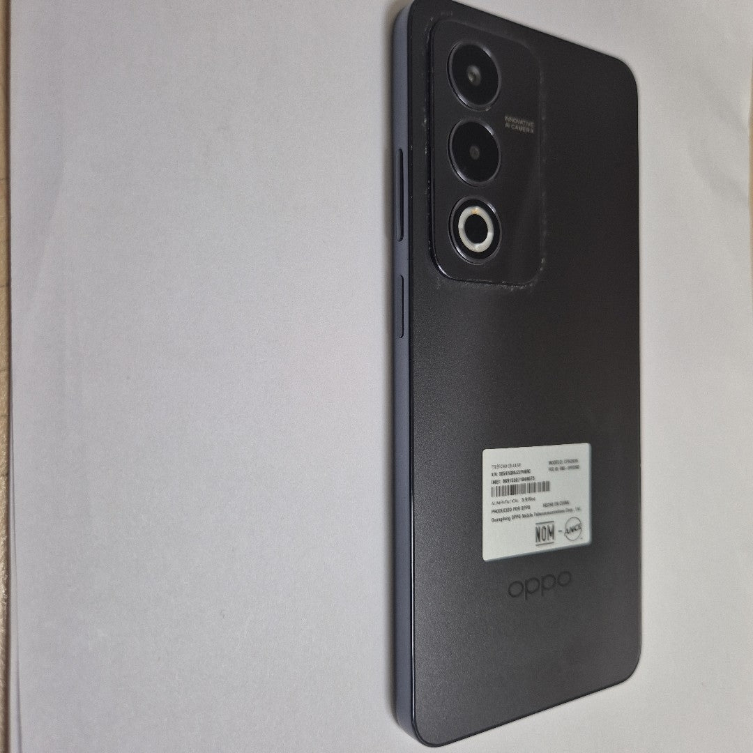 CELULAR OPPO  A80 5G CPH2639 (2024) 256 GB 8 GB RAM (SEMINUEVO)