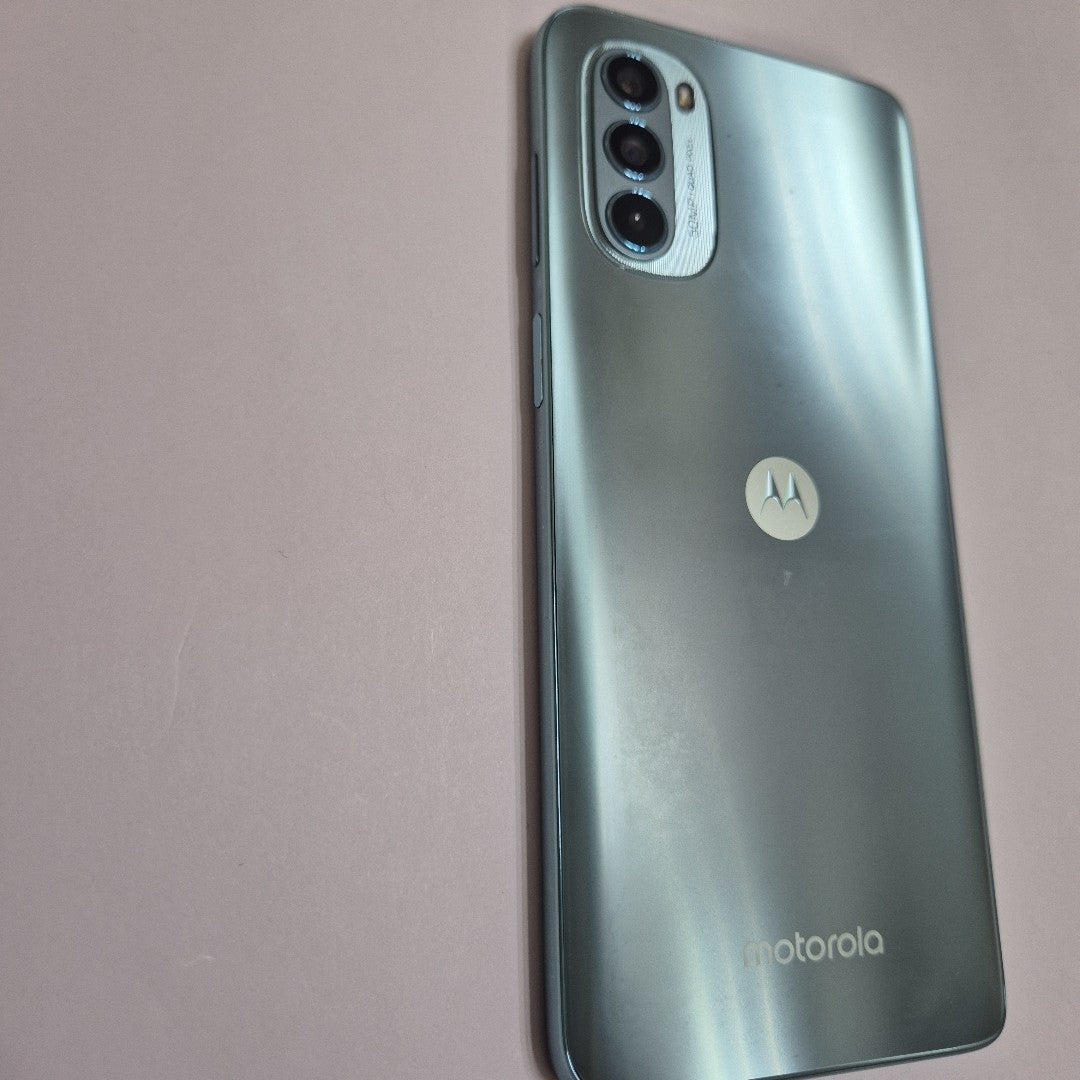 CELULAR MOTOROLA MOTO G62 5G XT2223-2 128 GB 4 GB RAM (SEMINUEVO)
