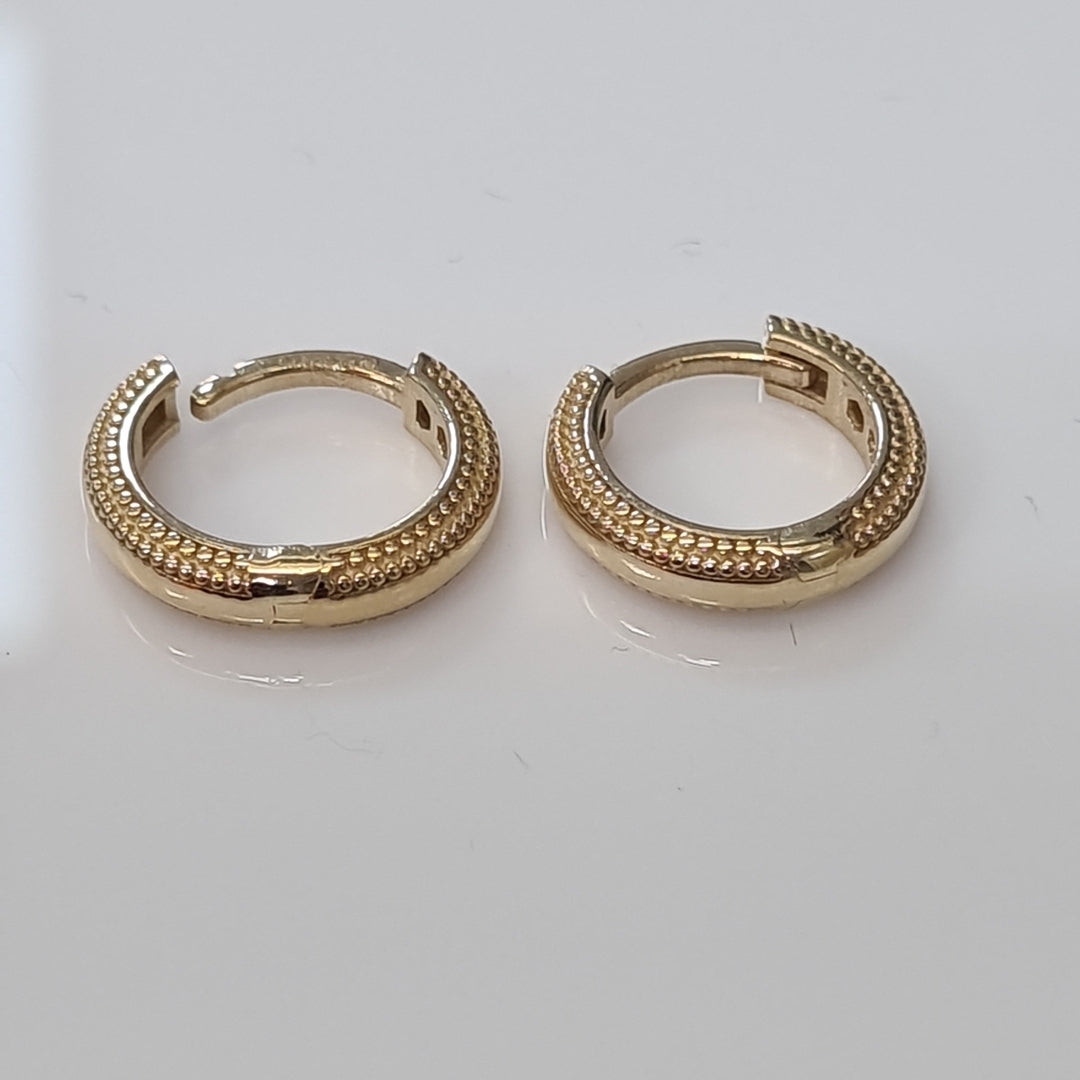 HUGGIES ORO 14K 2.5 (NUEVO)