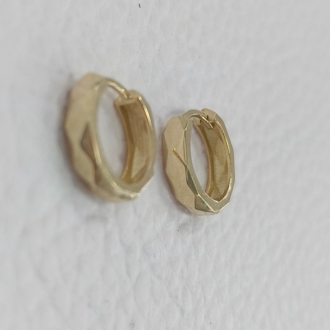 HUGGIES ORO 14K 1.5 (NUEVO)