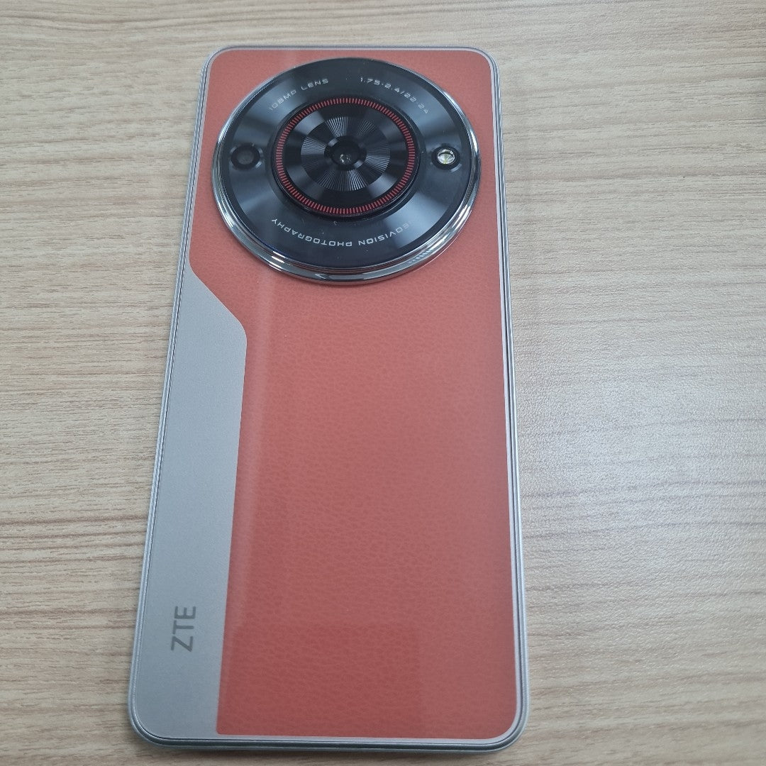 CELULAR ZTE FOCUS Z2455 (2024) 256 GB 4 GB RAM (SEMINUEVO)