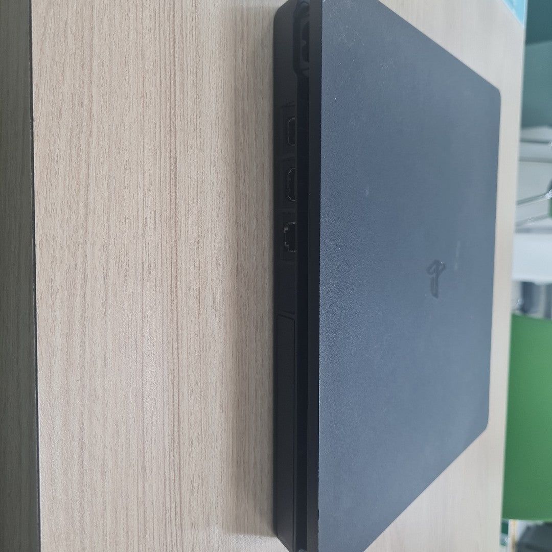 CONSOLA DE VIDEOJUEGO SONY PS4 SLIM 1 TB (SEMINUEVO)
