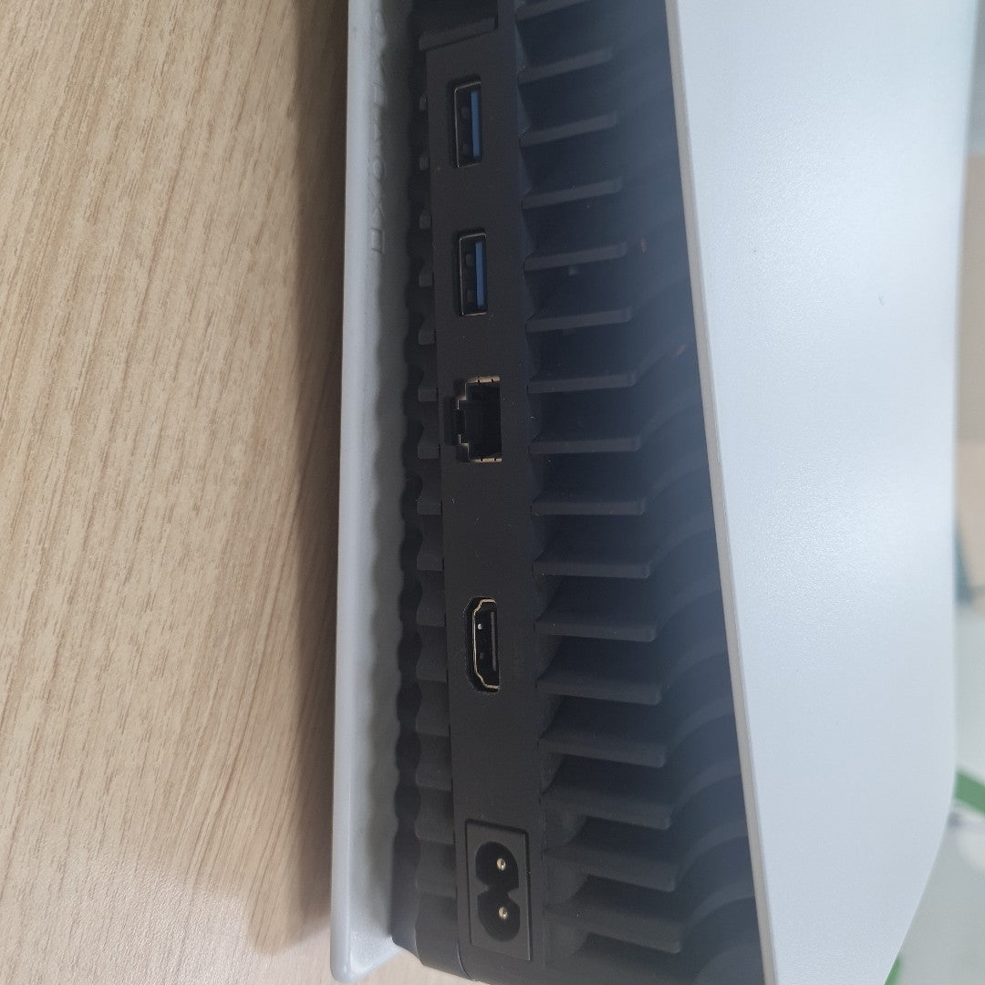 CONSOLA DE VIDEOJUEGO SONY PS5 825 SSD (SEMINUEVO)