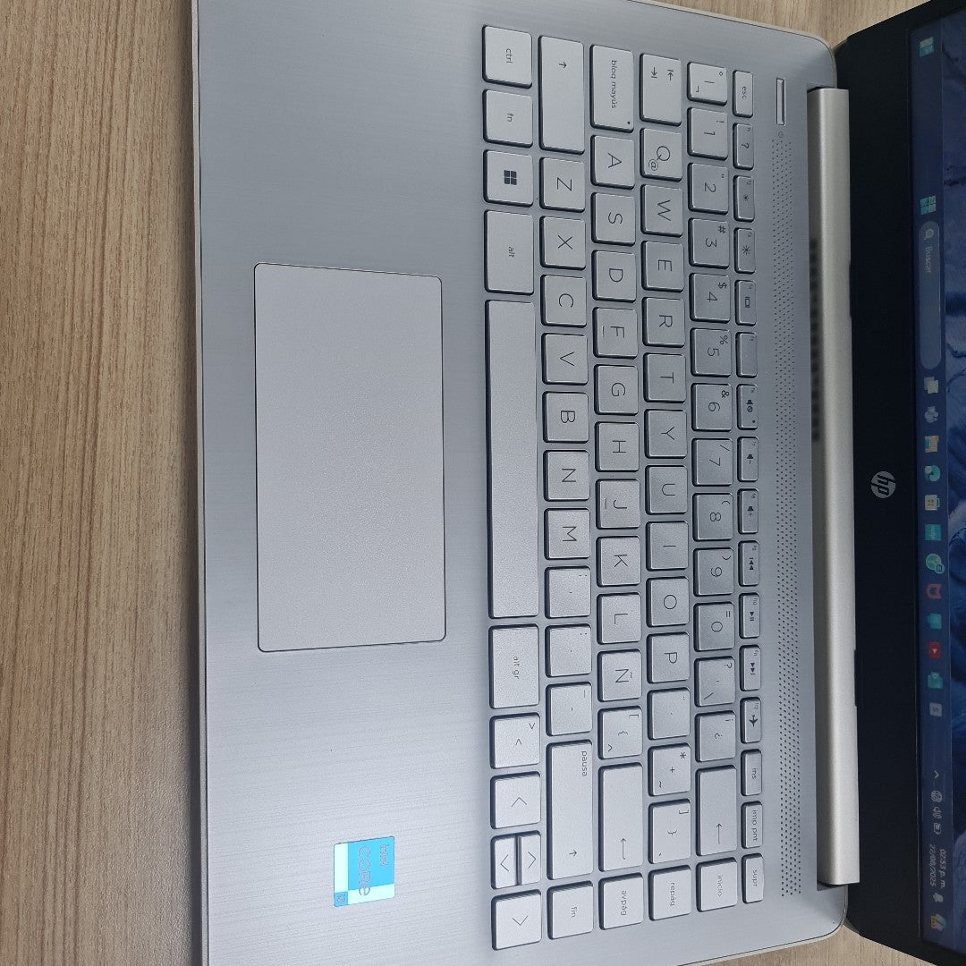 LAPTOP HP 14-DQ2502LA (2022) 256 GB SSD 8 GB RAM (SEMINUEVO)