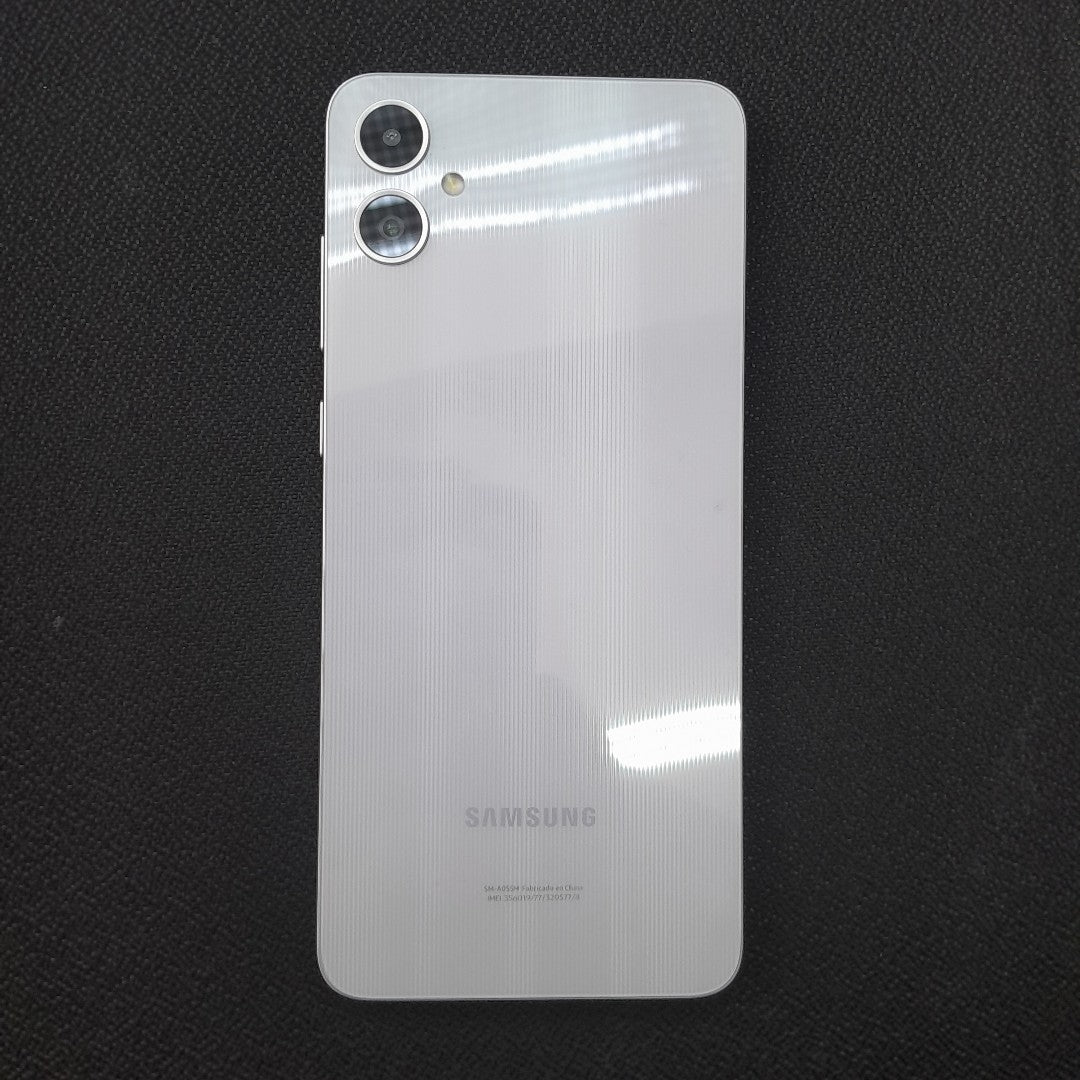 CELULAR SAMSUNG GALAXY A05 SM-A055M (2023) 64 GB 4 GB RAM (SEMINUEVO)