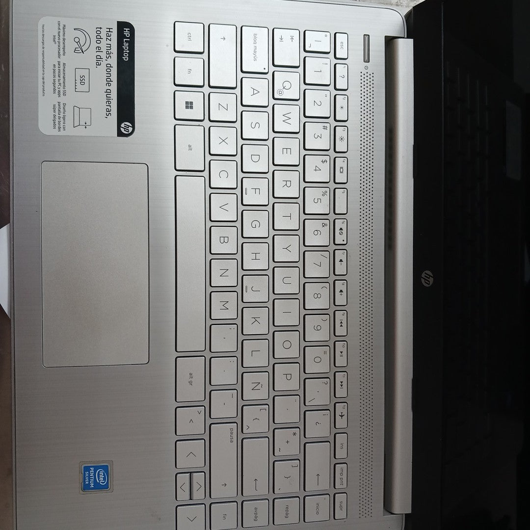 LAPTOP HP 14-DQ0505LA (2022) 256 GB SSD 8 GB RAM (SEMINUEVO)