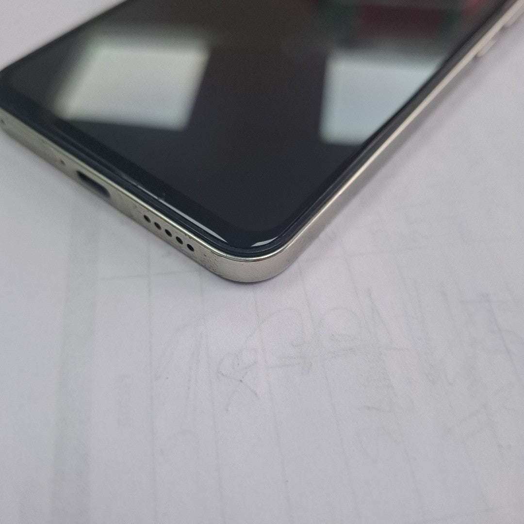 CELULAR VIVO V25 V2202 128 GB 8 GB RAM (SEMINUEVO)