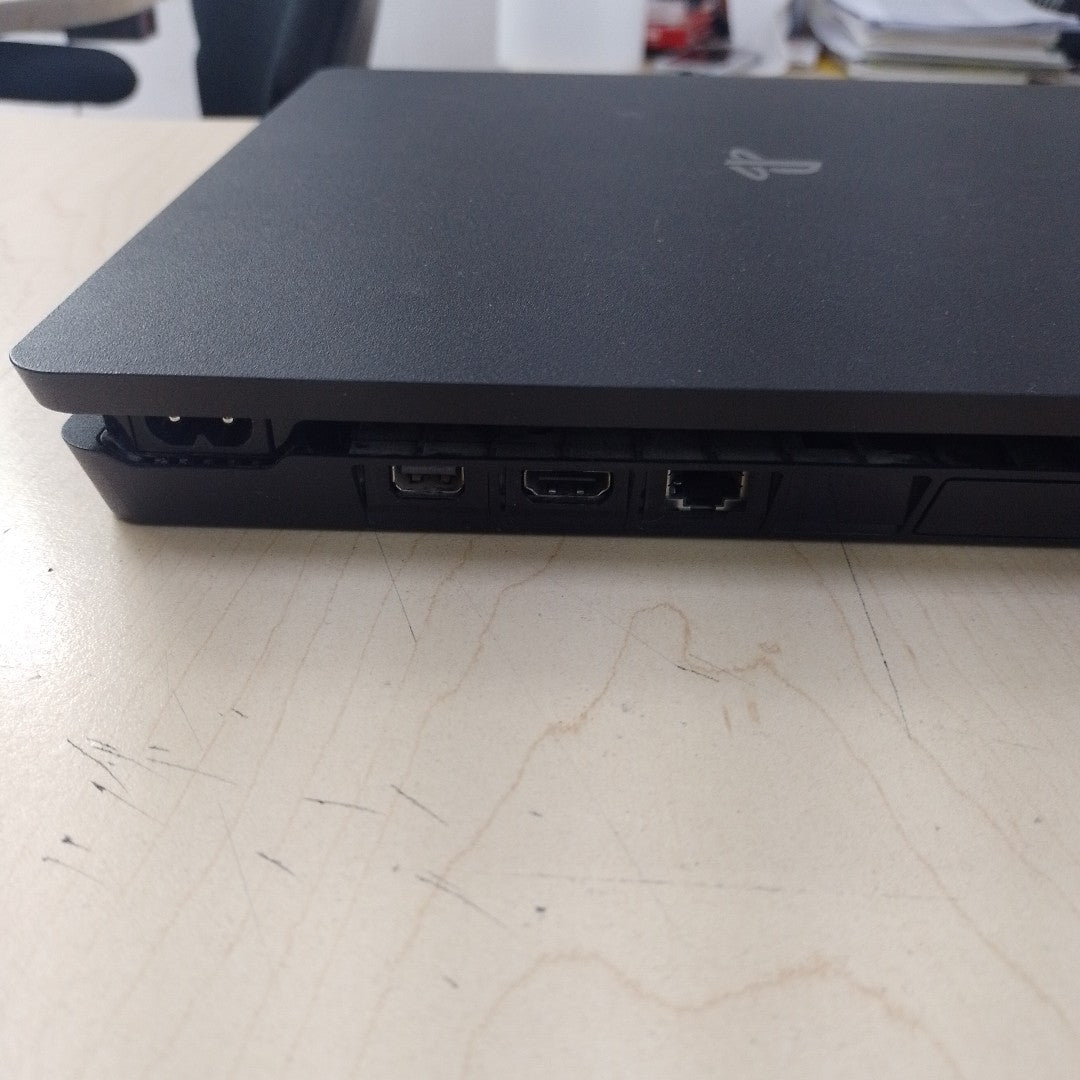 CONSOLA DE VIDEOJUEGO SONY PS4 SLIM 1 TB (SEMINUEVO)