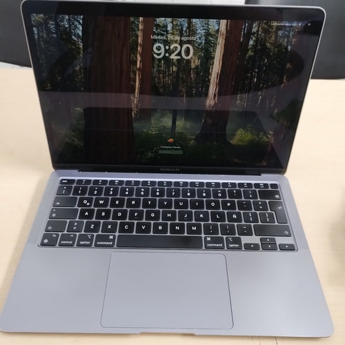LAPTOP APPLE MACBOOK AIR 13" 2020 3.2 A2337 256 GB SSD 8 GB RAM (SEMINUEVO)