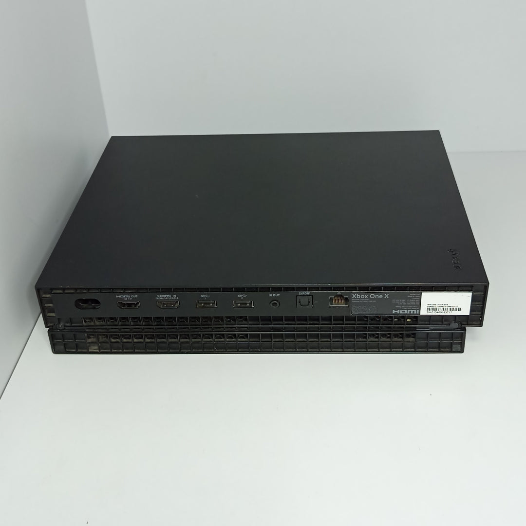 CONSOLA DE VIDEOJUEGO MICROSOFT XBOX ONE X 1 TB (SEMINUEVO)