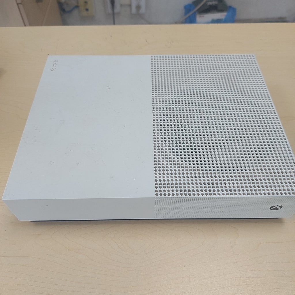 CONSOLA DE VIDEOJUEGO MICROSOFT XBOX ONE S 1 TB (SEMINUEVO)