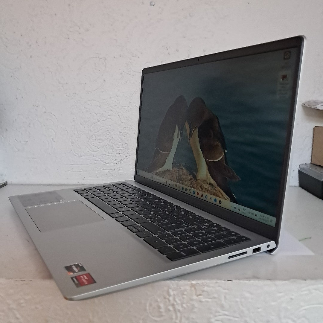 LAPTOP DELL INSPIRON 15 3515 (2022) 256 GB SSD 8 GB RAM (SEMINUEVO)
