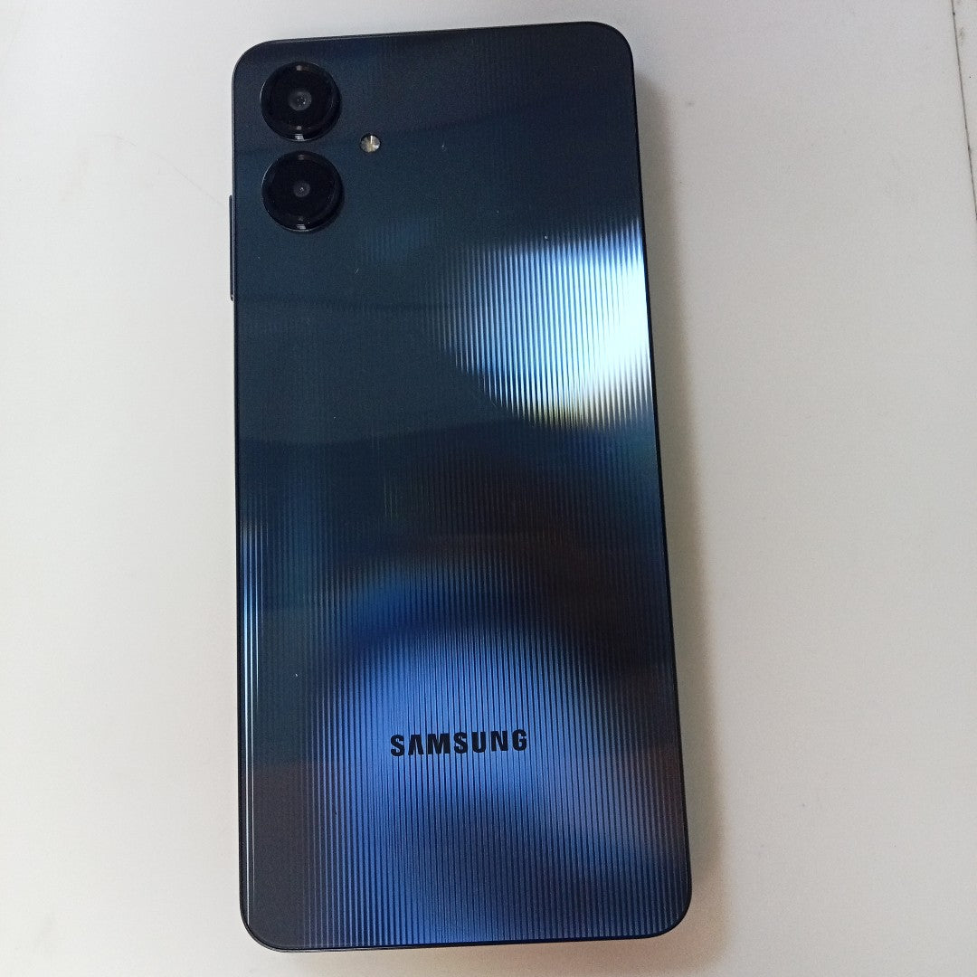 CELULAR SAMSUNG GALAXY A06 SM-A065M (2024) 64 GB 4 GB RAM (SEMINUEVO)