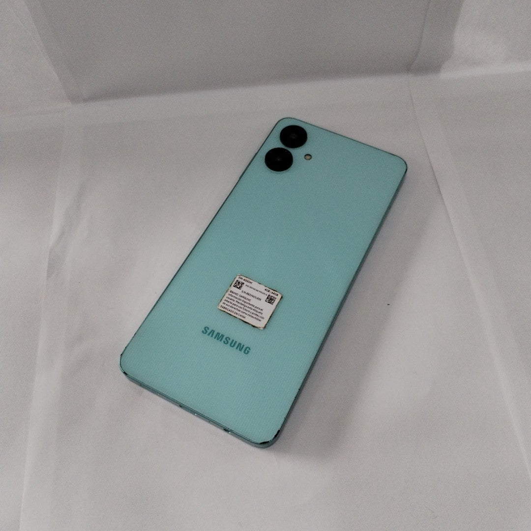 CELULAR SAMSUNG GALAXY A06 SM-A065M (2024) 64 GB 4 GB RAM (SEMINUEVO)
