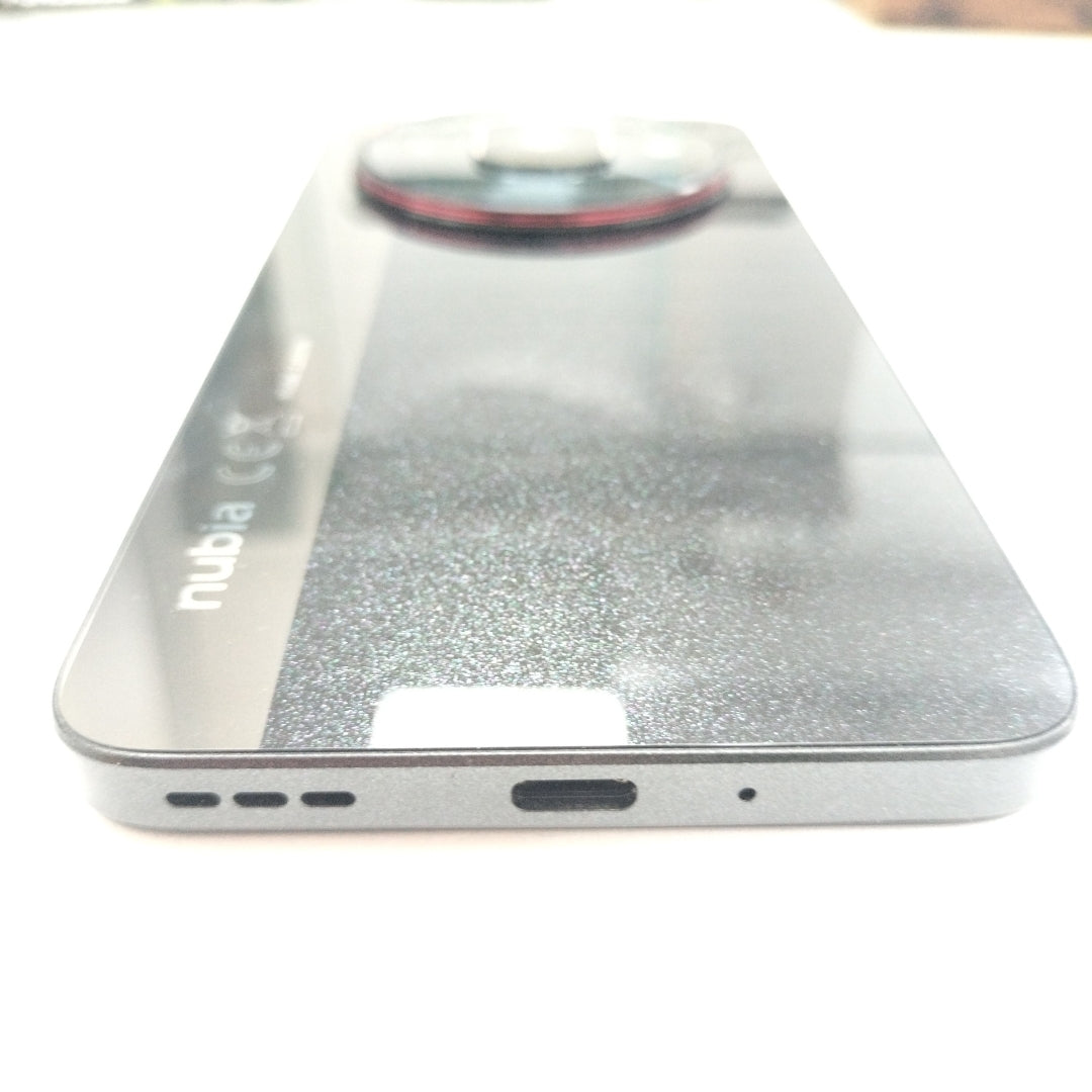 CELULAR NUBIA  FOCUS PRO 5G Z2351N 256 GB 8 GB RAM (SEMINUEVO)
