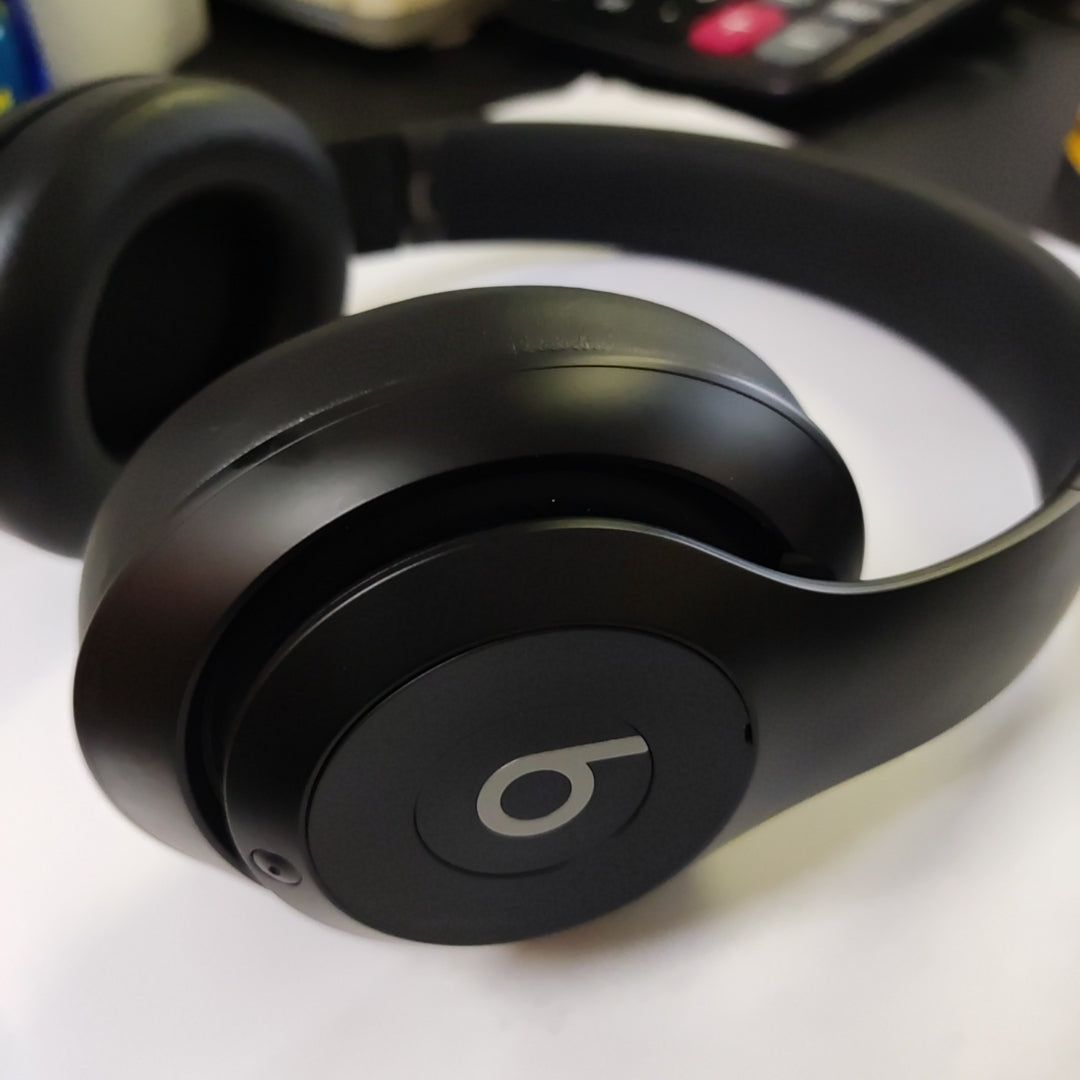 AUDIFONOS BEATS STUDIO PRO INALAMBRICO OVER EAR (SEMINUEVO)