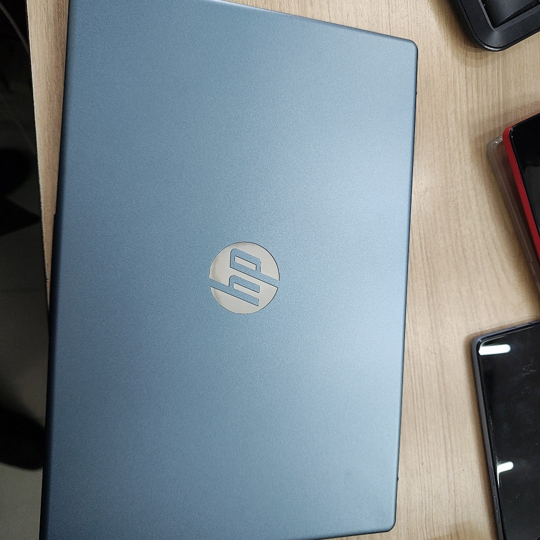 LAPTOP HP 14-EM0017LA (2024) 512 GB SSD 8 GB RAM (SEMINUEVO)
