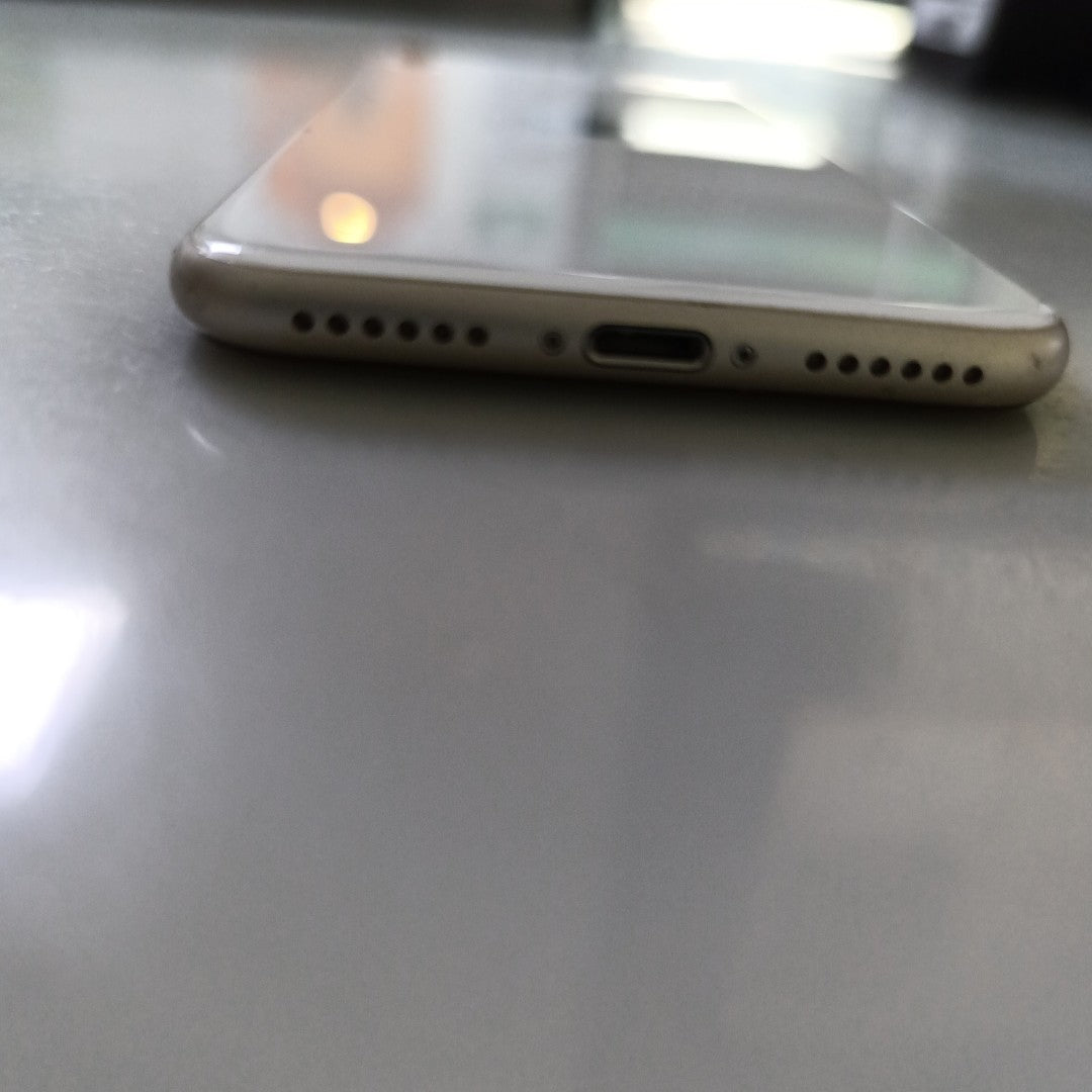 CELULAR APPLE IPHONE SE 3 A2595 64 GB 4 GB RAM (SEMINUEVO)