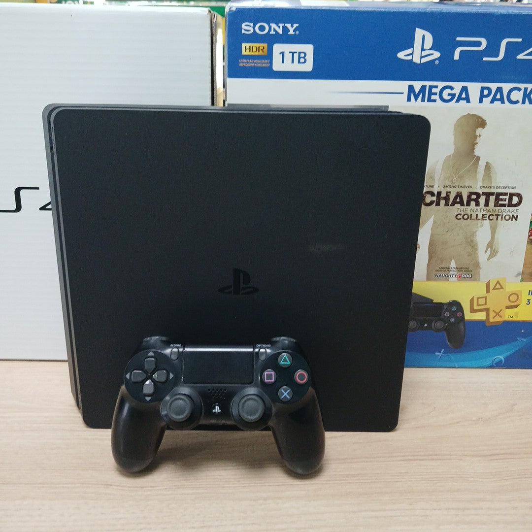 CONSOLA DE VIDEOJUEGO SONY PS4 SLIM 1 TB (SEMINUEVO)