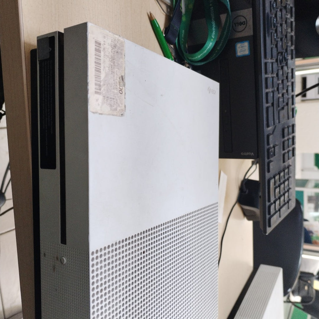 CONSOLA DE VIDEOJUEGO MICROSOFT XBOX ONE S 500 GB  (SEMINUEVO)