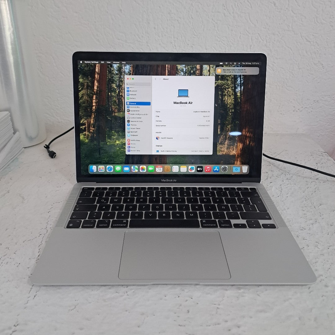 LAPTOP APPLE MACBOOK AIR 13" 2020 3.2 A2337 256 GB SSD 8 GB RAM (SEMINUEVO)