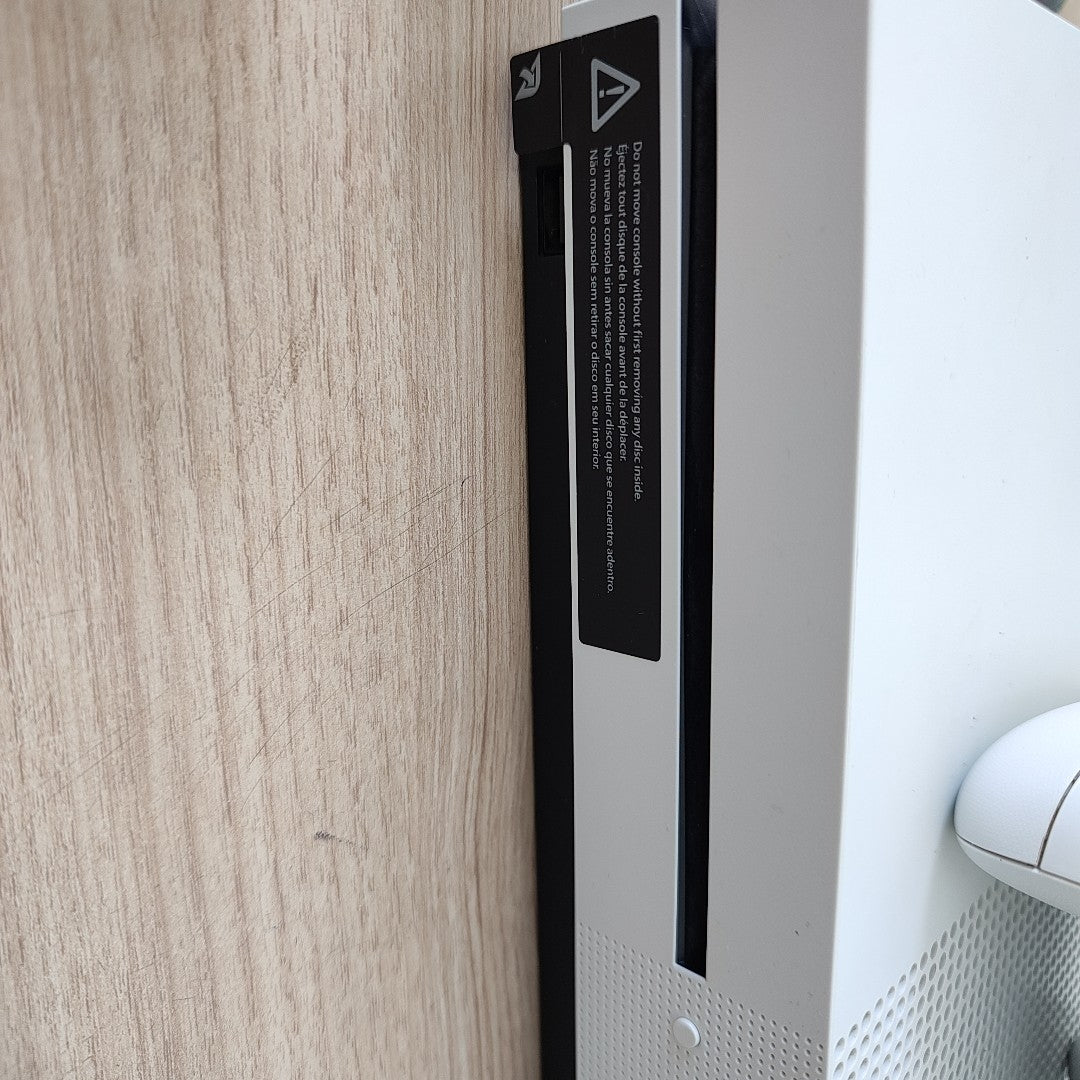CONSOLA DE VIDEOJUEGO MICROSOFT XBOX ONE S 500 GB  (SEMINUEVO)