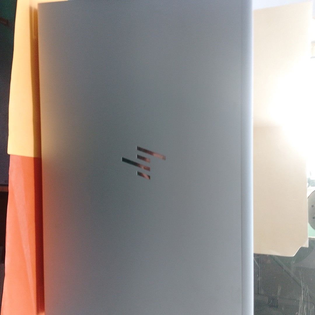 LAPTOP HP ELITEBOOK 650 G10 (2024) 512 GB SSD 16 GB RAM (SEMINUEVO)