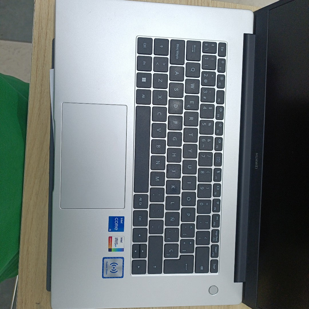 LAPTOP HUAWEI MATEBOOK D 15 BODE-WDH9 (2022) 512 GB SSD 8 GB RAM (SEMINUEVO)