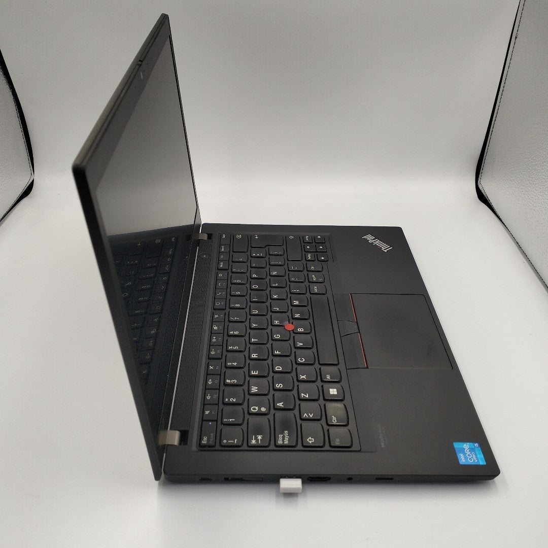LAPTOP LENOVO THINKPAD E14 GEN 2 (2022) 256 GB SSD 16 GB RAM (SEMINUEVO)