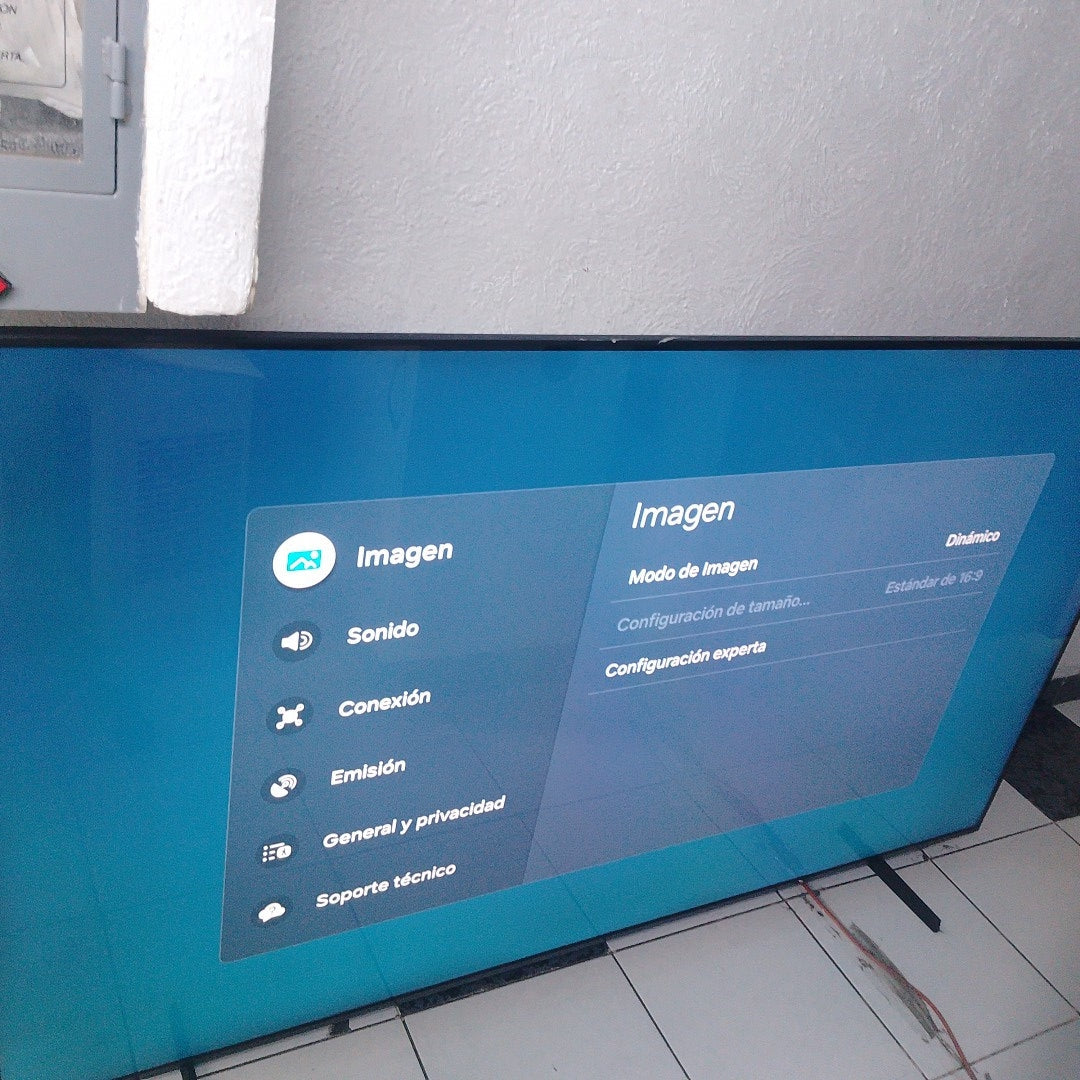 PANTALLA SAMSUNG UN70DU7000F (2024) 70" OLED 4K (SEMINUEVO)