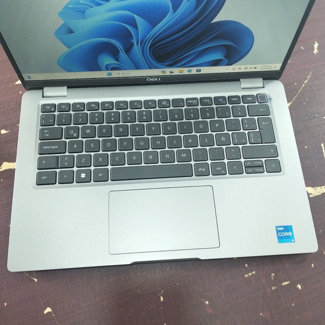 LAPTOP DELL LATITUDE 5440 (2023) 512 GB SSD 16 GB RAM (SEMINUEVO)