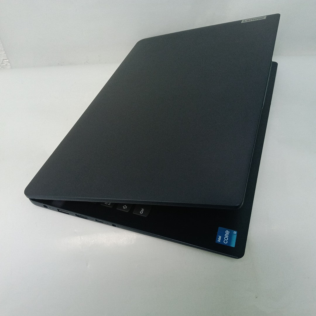 LAPTOP LENOVO IDEAPAD 1 15IAU7 (2024) 1 TB SSD 8 GB RAM (SEMINUEVO)