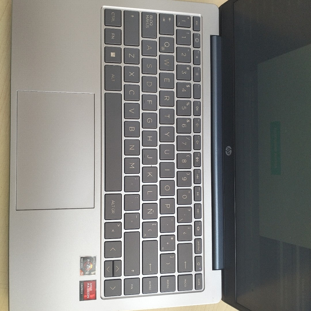 LAPTOP HP 14-EM0002LA (2023) 512 GB SSD 8 GB RAM (SEMINUEVO)