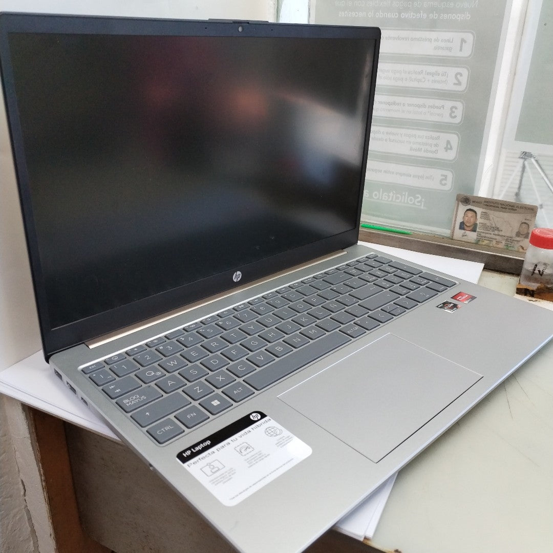 LAPTOP HP 15-FC0000LA(2024) 512 GB SSD 8 GB RAM (SEMINUEVO)