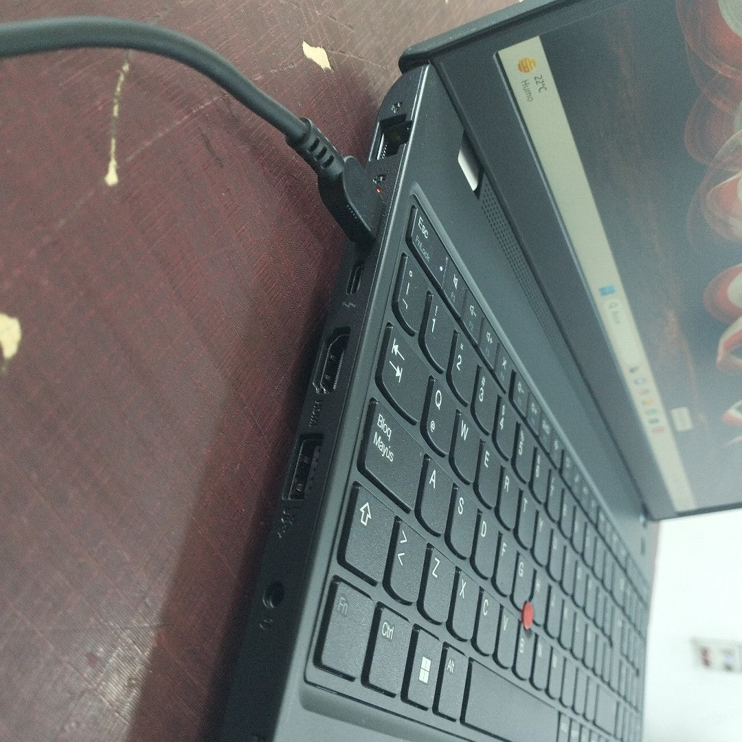 LAPTOP LENOVO THINKPAD L15 GEN 4 (2024) 1 TB 16 GB RAM (SEMINUEVO)