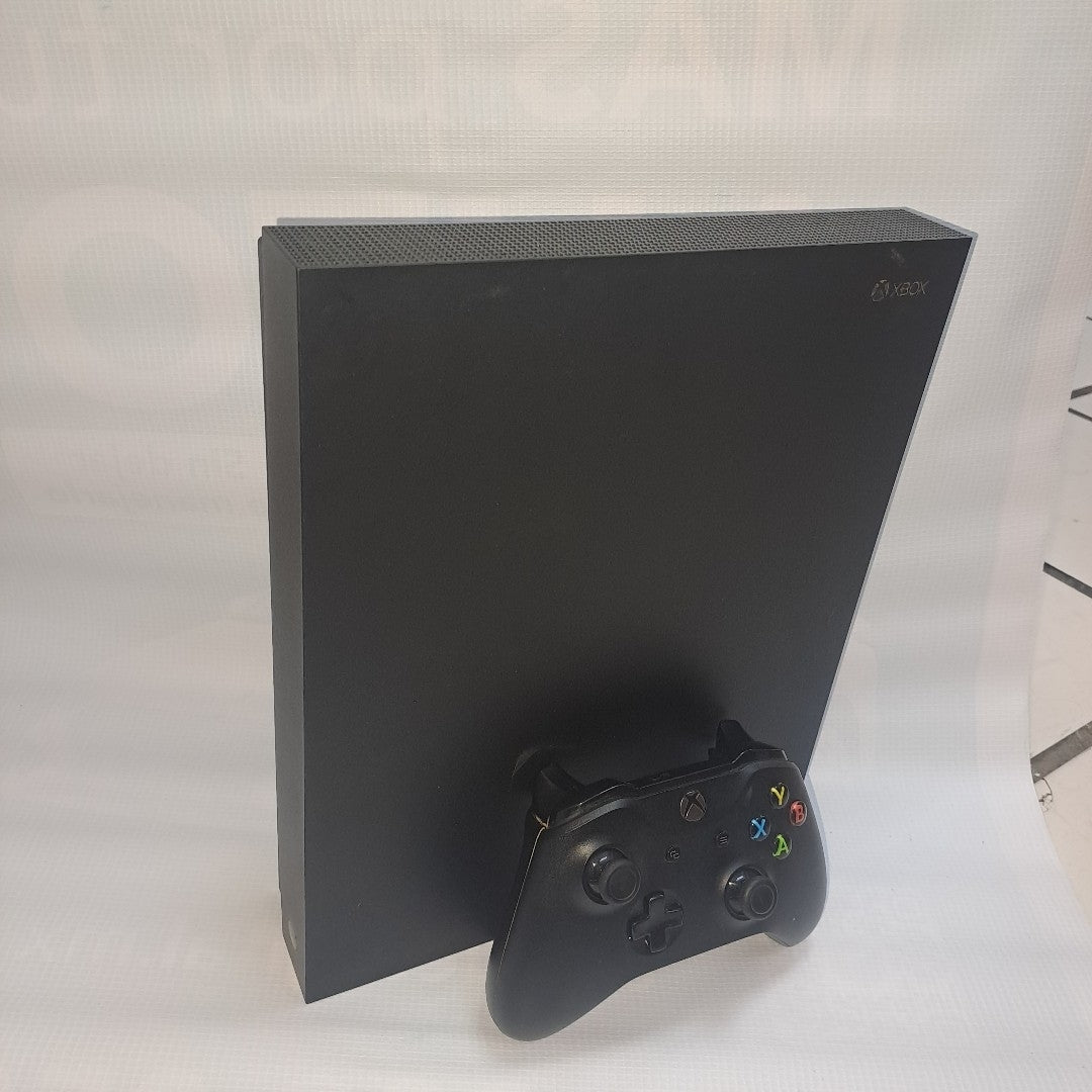 CONSOLA DE VIDEOJUEGO MICROSOFT XBOX ONE X 1 TB (SEMINUEVO)