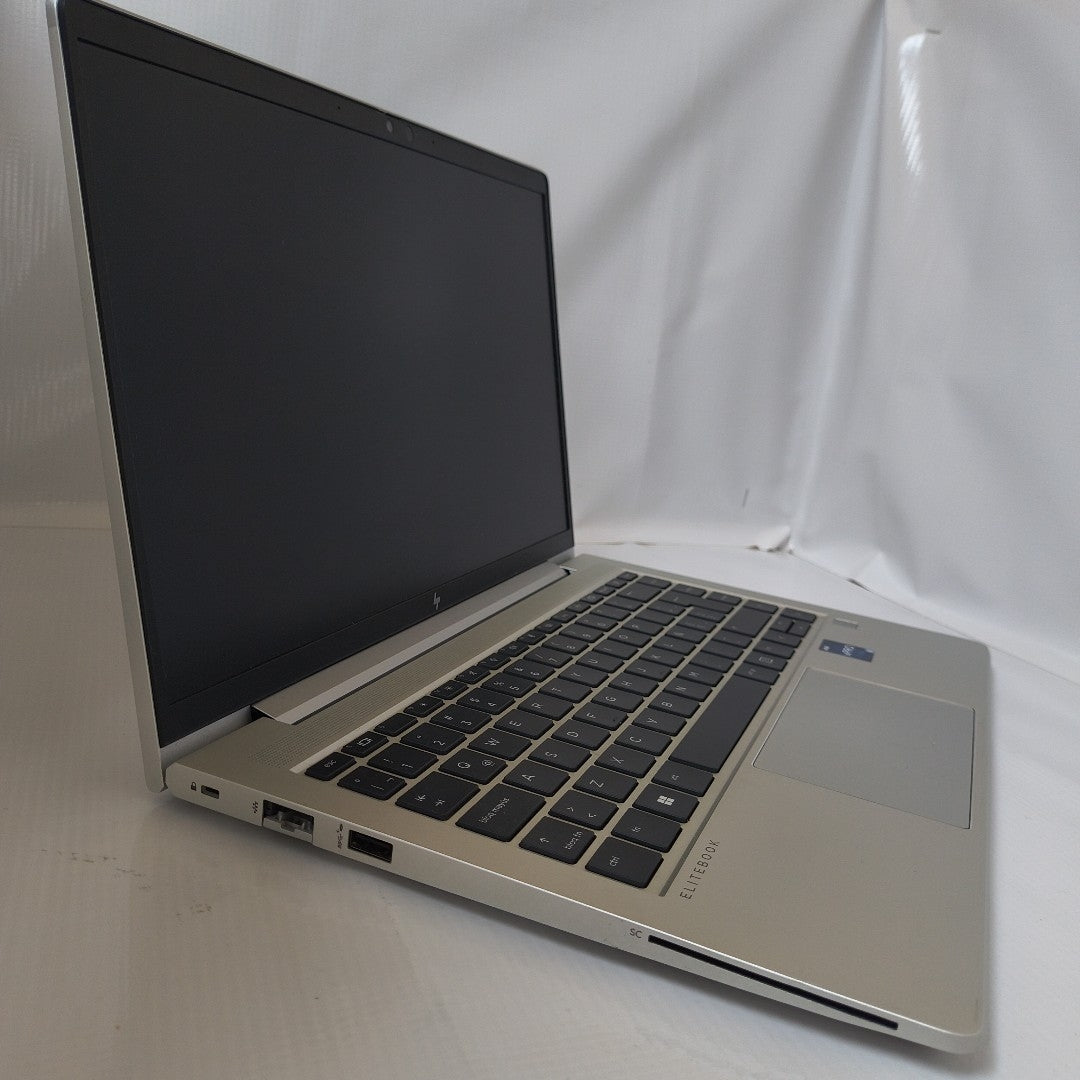 LAPTOP HP ELITEBOOK 640 G9 (2023) 512 GB SSD 16 GB RAM (SEMINUEVO)