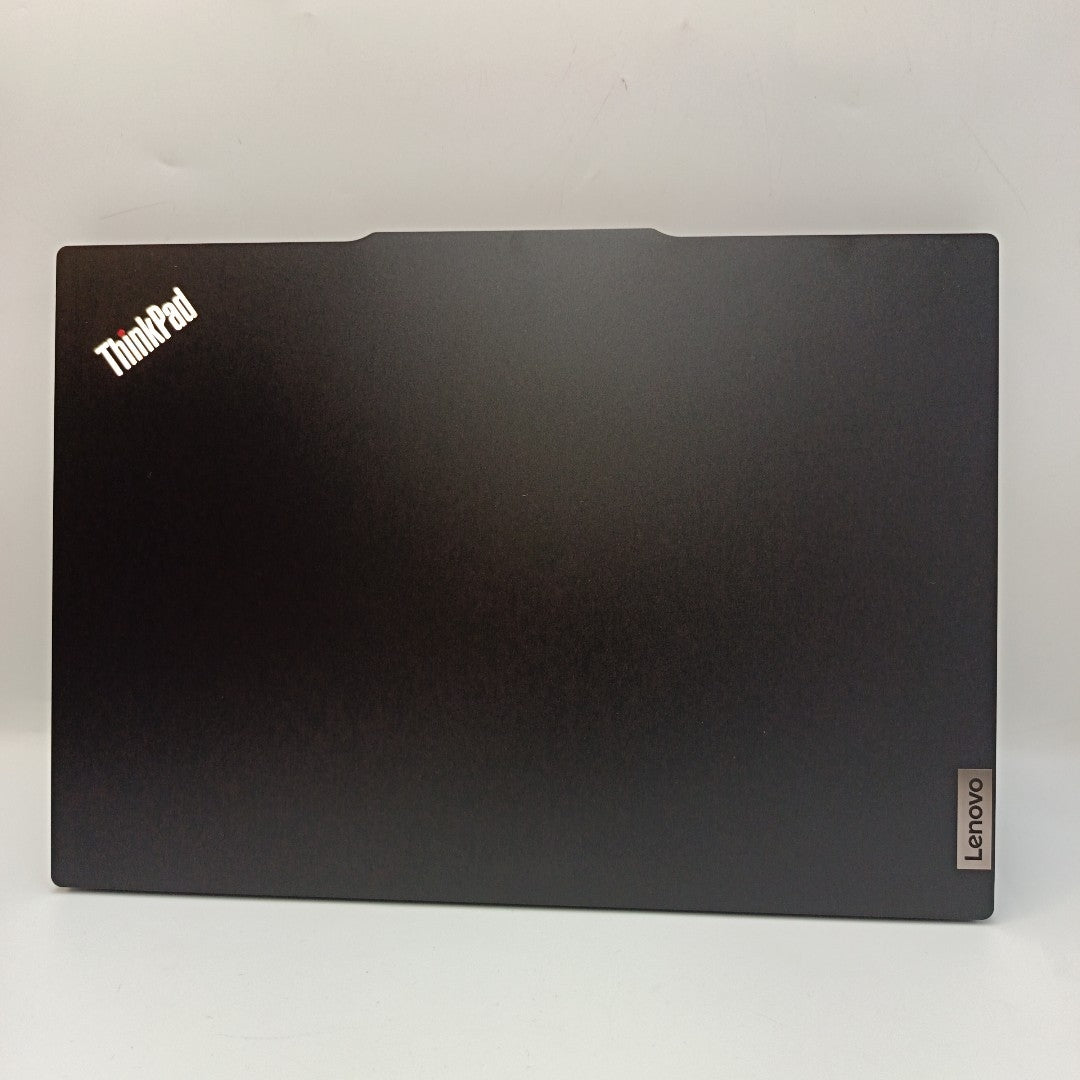 LAPTOP LENOVO THINKPAD E14 GEN 6 (2025) 256 GB SSD 8 GB RAM (SEMINUEVO)
