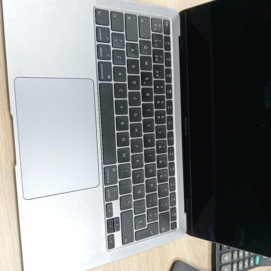 LAPTOP APPLE MACBOOK AIR 13" 2020 1.1 A2179 512 GB SSD 8 GB RAM (SEMINUEVO)
