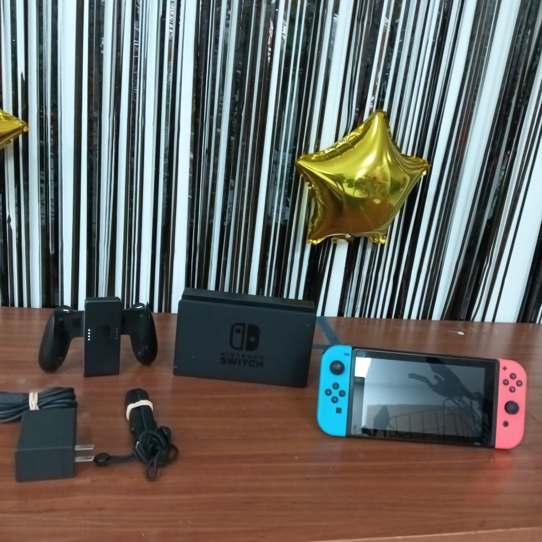 CONSOLA DE VIDEOJUEGO NINTENDO SWITCH 1.1 32 GB (SEMINUEVO)