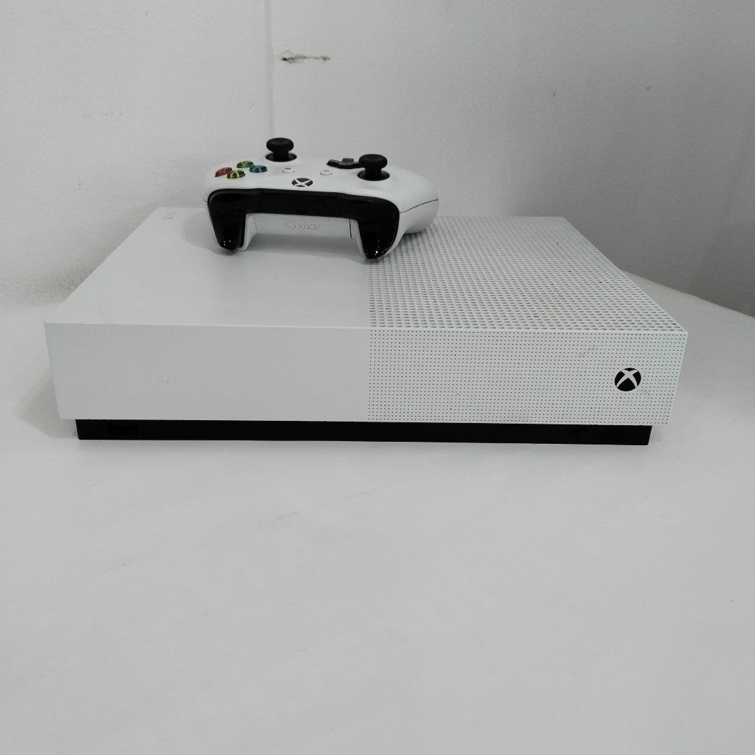 CONSOLA DE VIDEOJUEGO MICROSOFT XBOX ONE S 1 TB (SEMINUEVO)