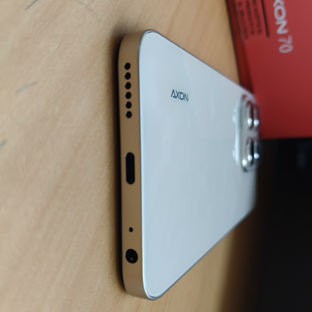 CELULAR ZTE AXON 70 Z2459 256 GB 6 GB RAM (SEMINUEVO)