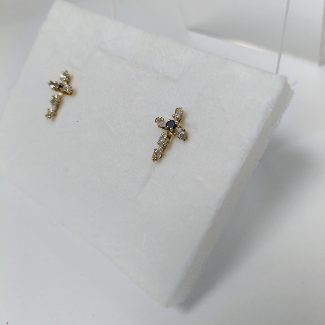 ARETES PAR. ORO. 10 K 0.9 GRMS (SEMINUEVO)